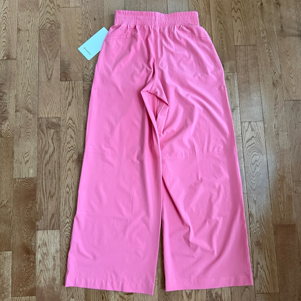 Lululemon NWT Swift Mid-Rise Wide-Leg Pant size 4
